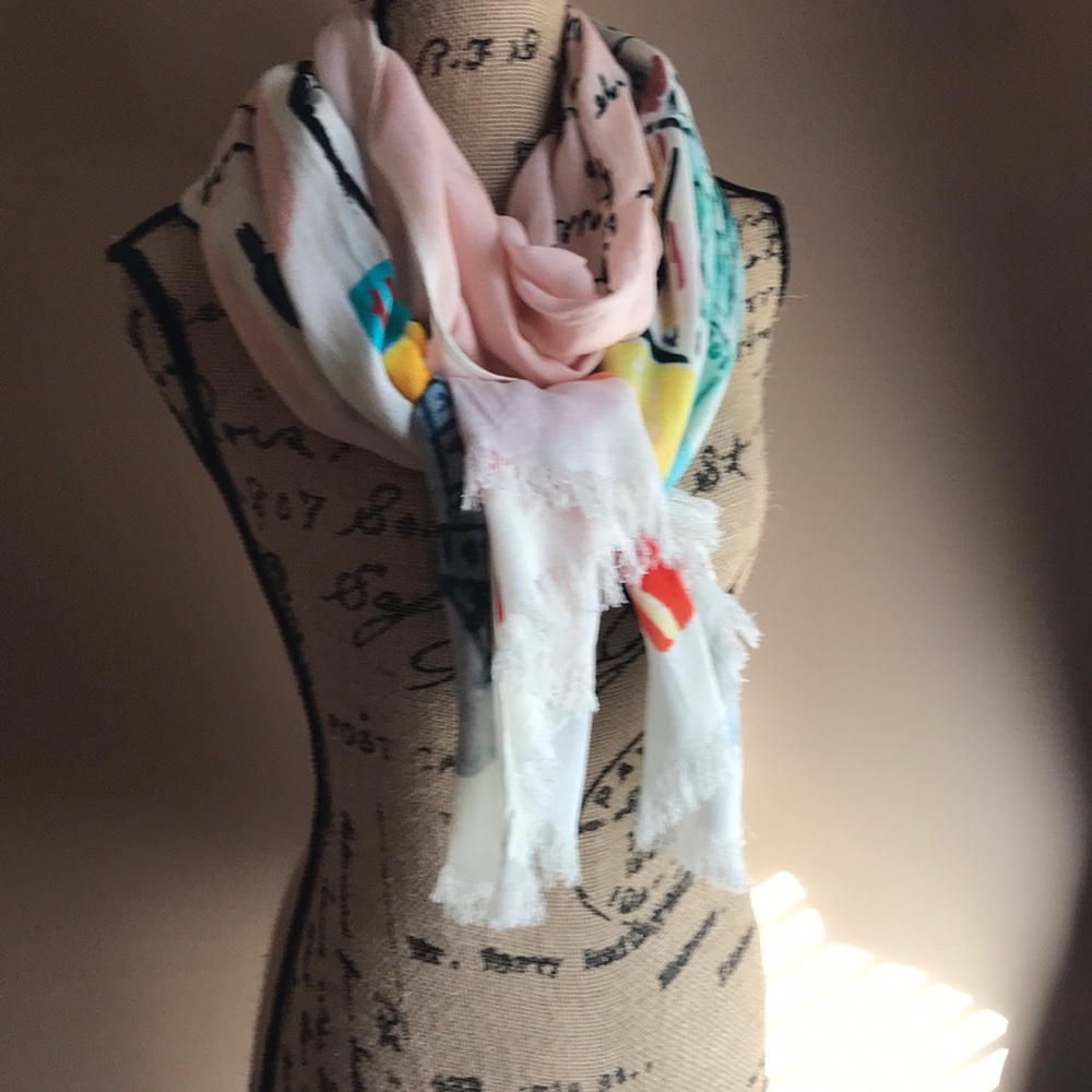 Lightweight scarf